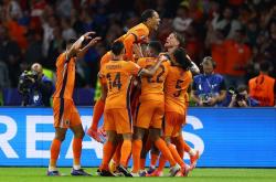 开云体育入口-包含荷兰1-0小胜土耳其，范戴克倾尽全力的词条