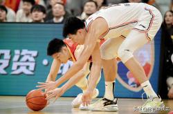 开云体育登录-包含中国篮球联赛新赛季备战氛围浓烈，球员努力的词条