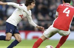 开云体育APP下载-惊险逆转！球队临危受命，一场逆袭惊艳全场的简单介绍