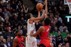 开云体育官方网站-包含天津队完胜猛龙，布克统治全场的词条