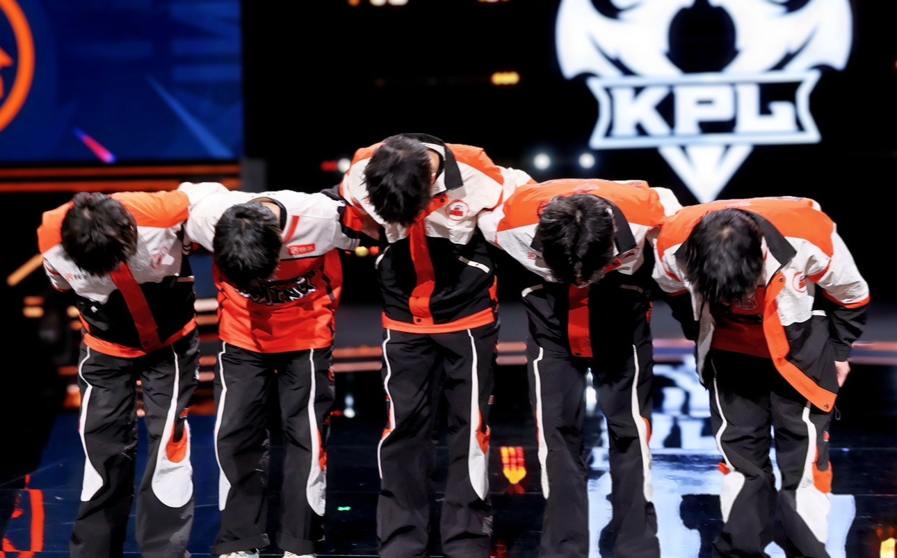 G2绝杀T1，Chovy团战一打五四强赛3:0（北京）