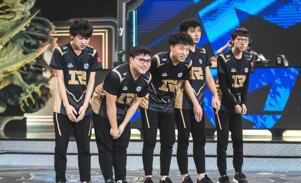 HKA力克BLG，Deft打出惊人五杀小组赛3:2（首尔）