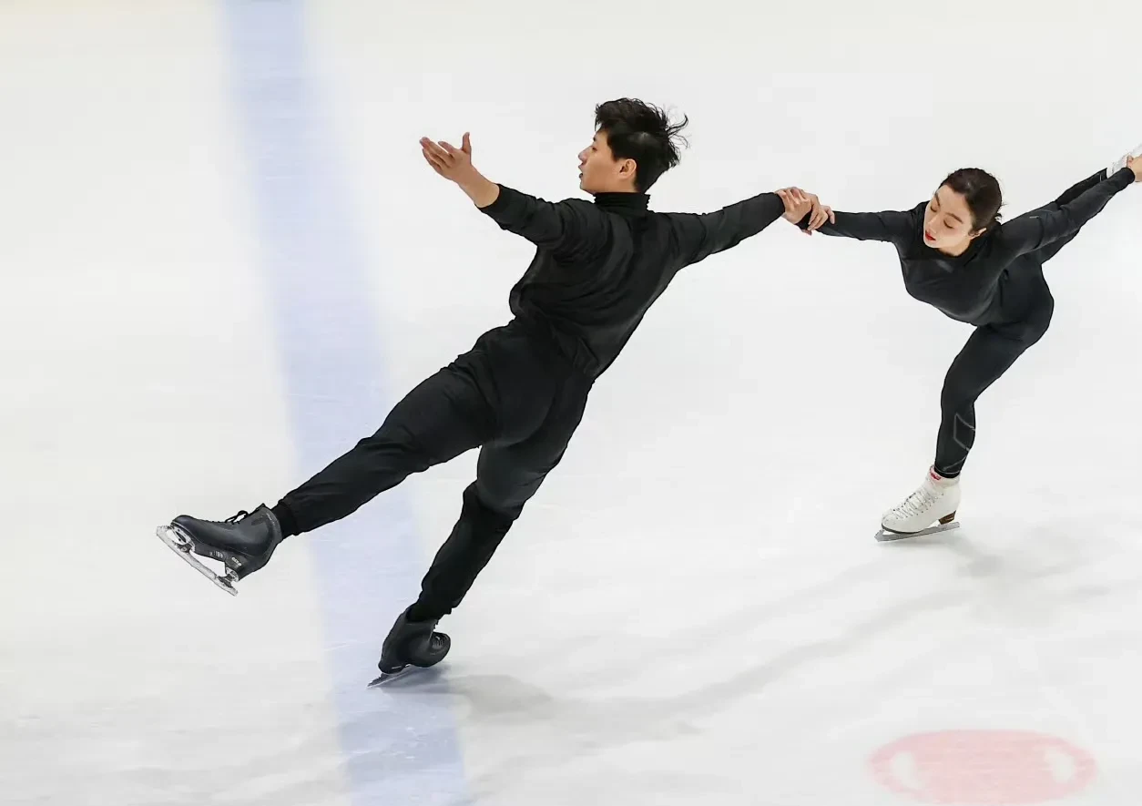 男女同台!冬奥花滑混合组合尽显实力的简单介绍 男女同台!冬奥花滑混合组合尽显实力的简单介绍