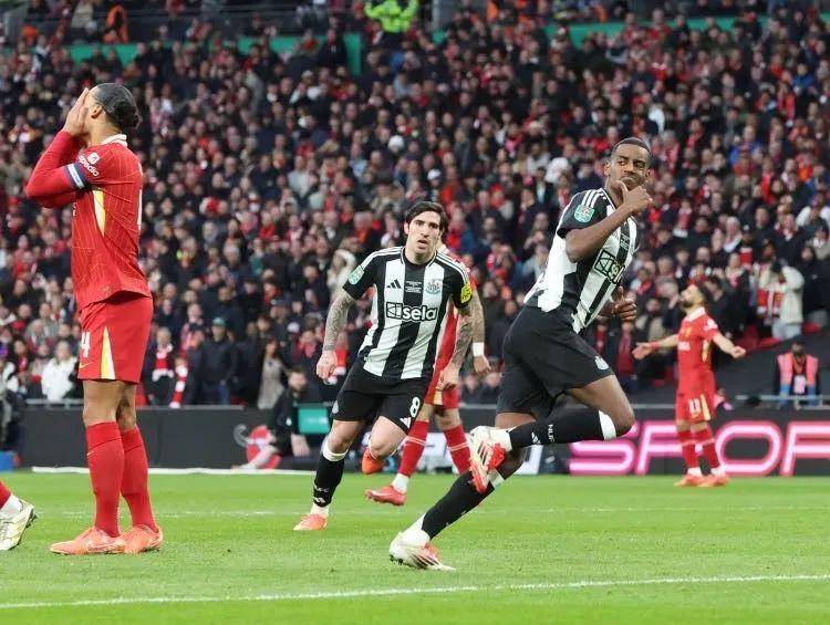 神奇一击!利物浦防守漏洞大开,被对手反超的简单介绍 神奇一击!利物浦防守漏洞大开,被对手反超的简单介绍