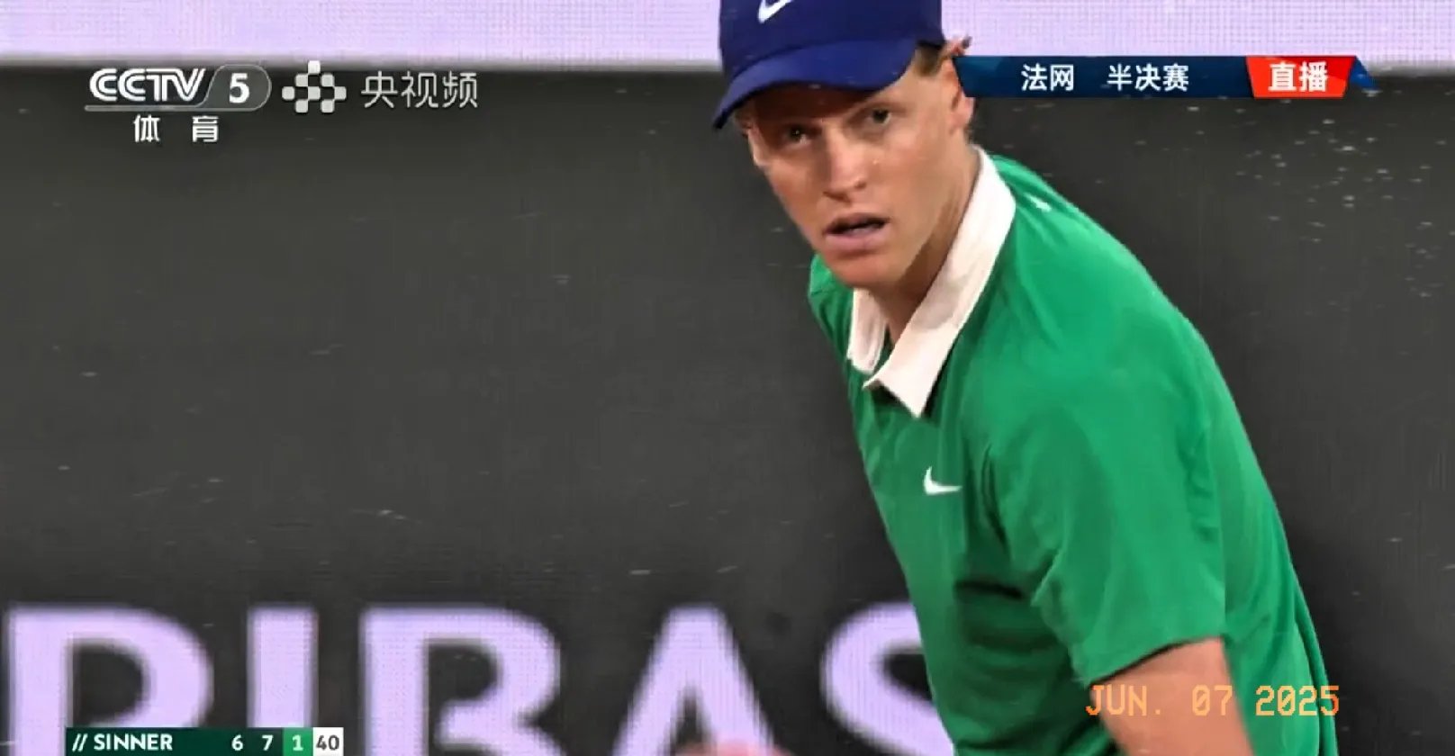 意大利网球队翻盘美国网球队，费德勒完成帽子戏法的简单介绍