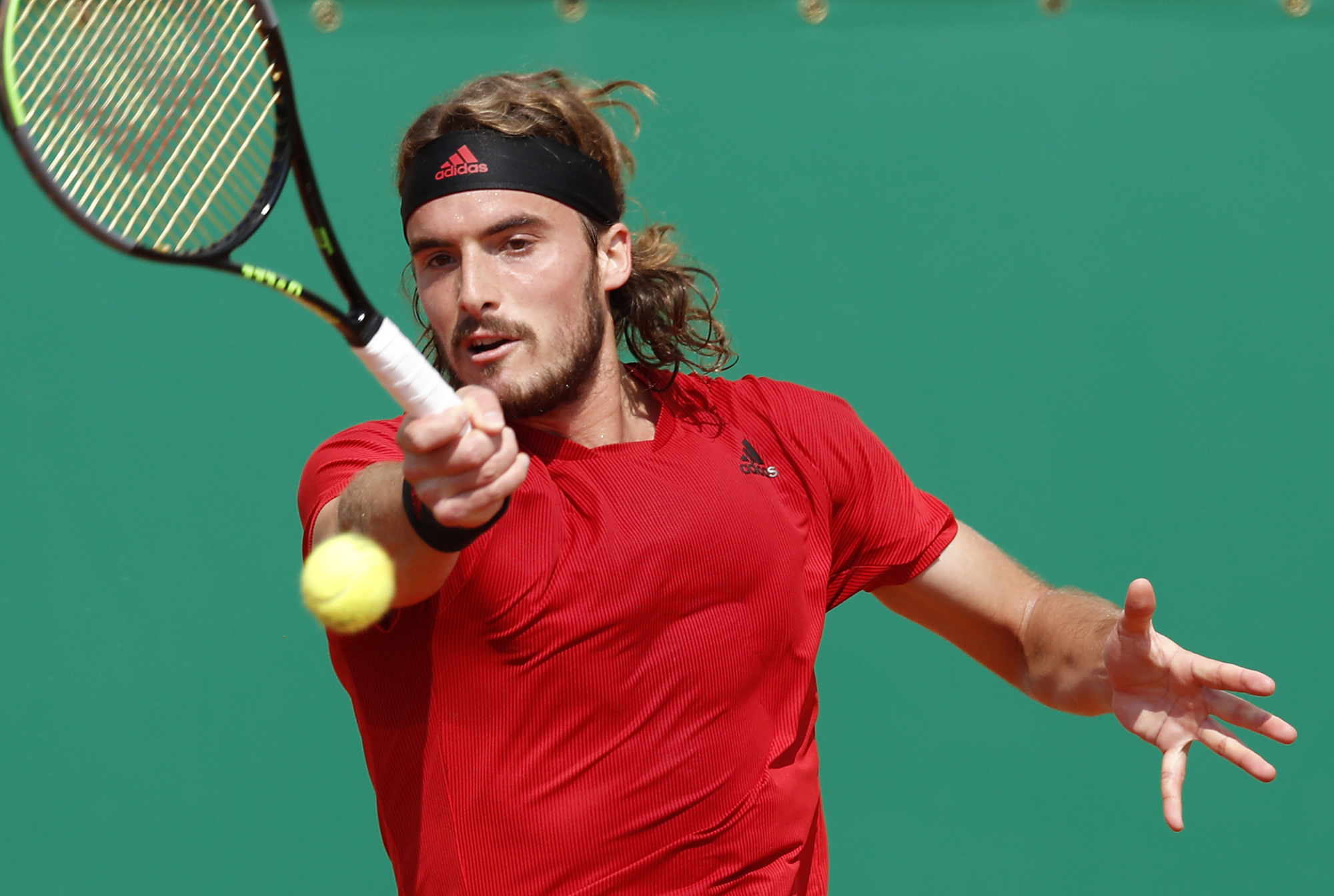 关于英国网球队逆转世界网球队，西西帕斯制霸全场的信息