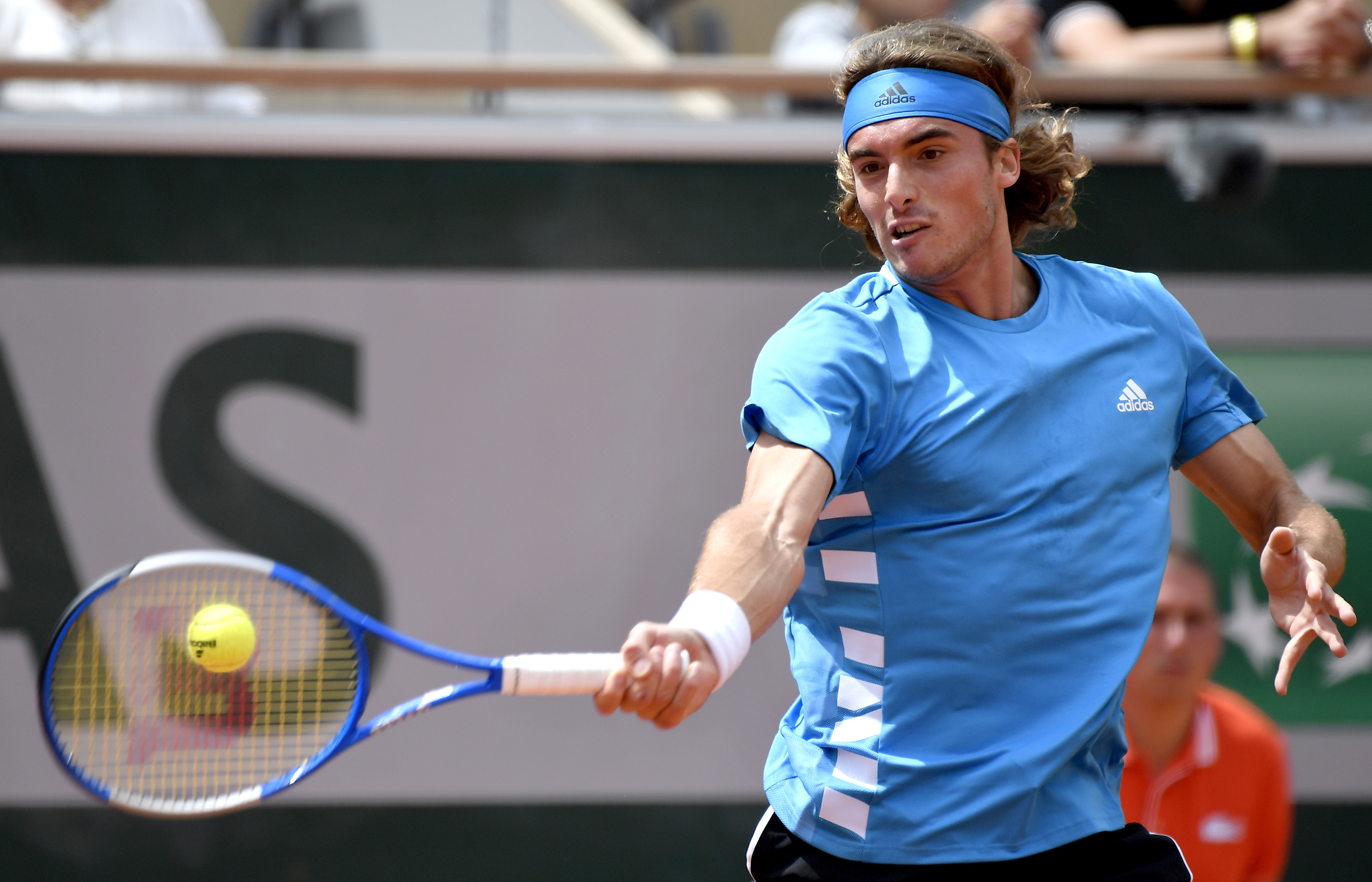 包含欧洲网球队横扫美国网球队，西西帕斯一己之力扛起全队的词条