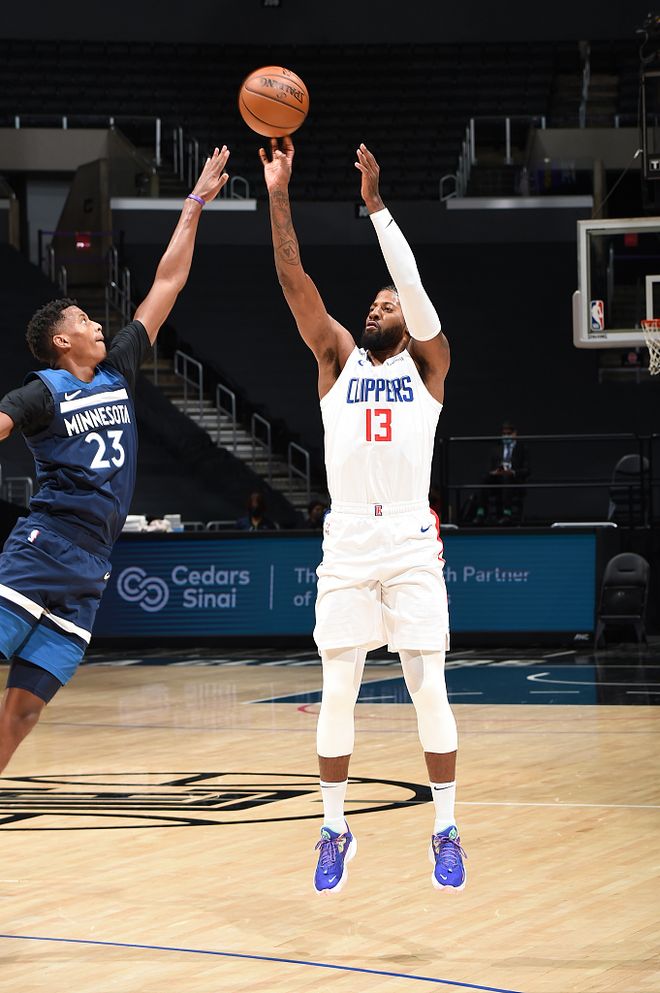 关于魔术完胜美国男篮，乔治三分雨点燃全场的信息