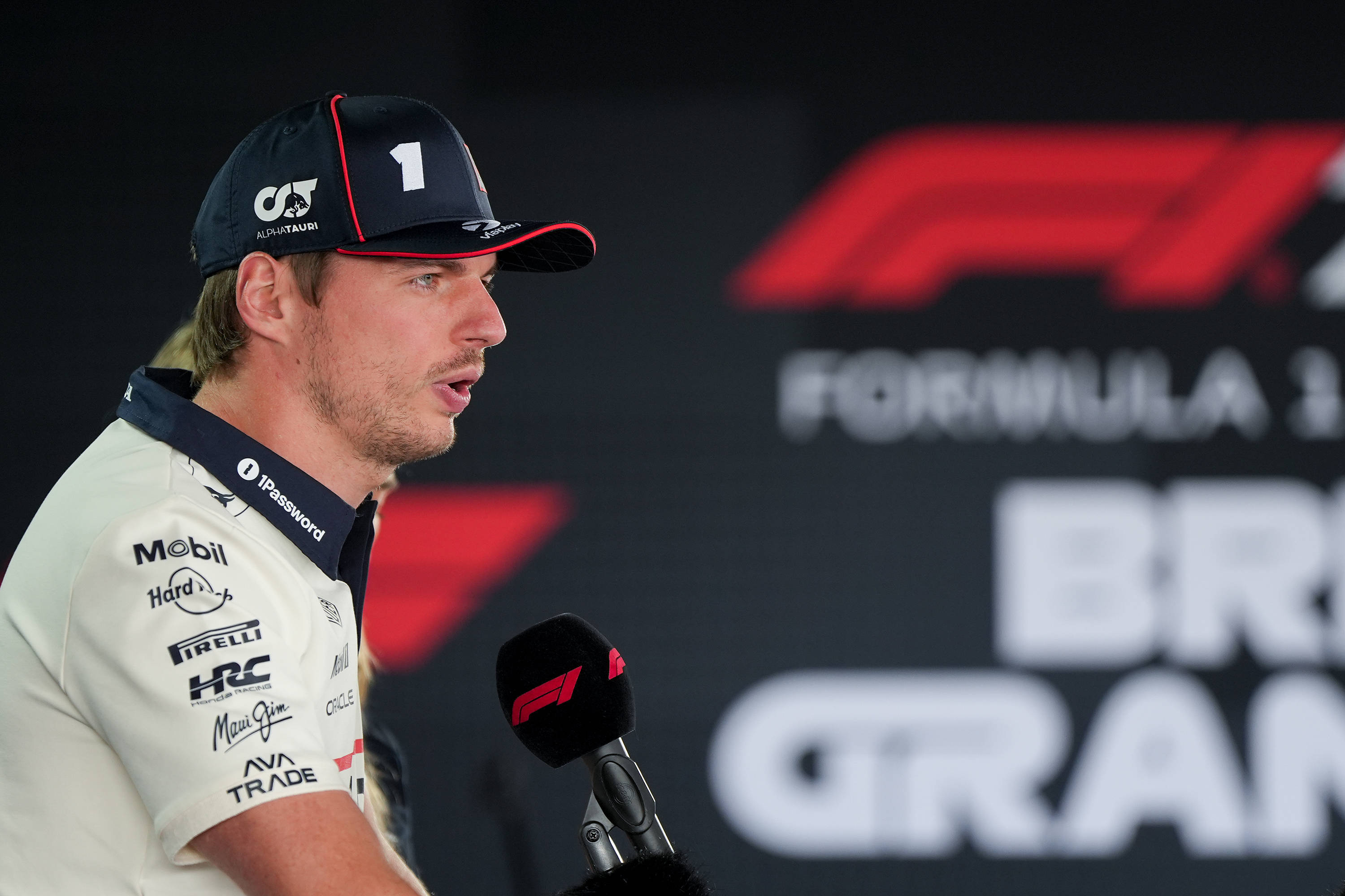 红牛车队力克哈斯车队，拉塞尔点燃赛场的简单介绍