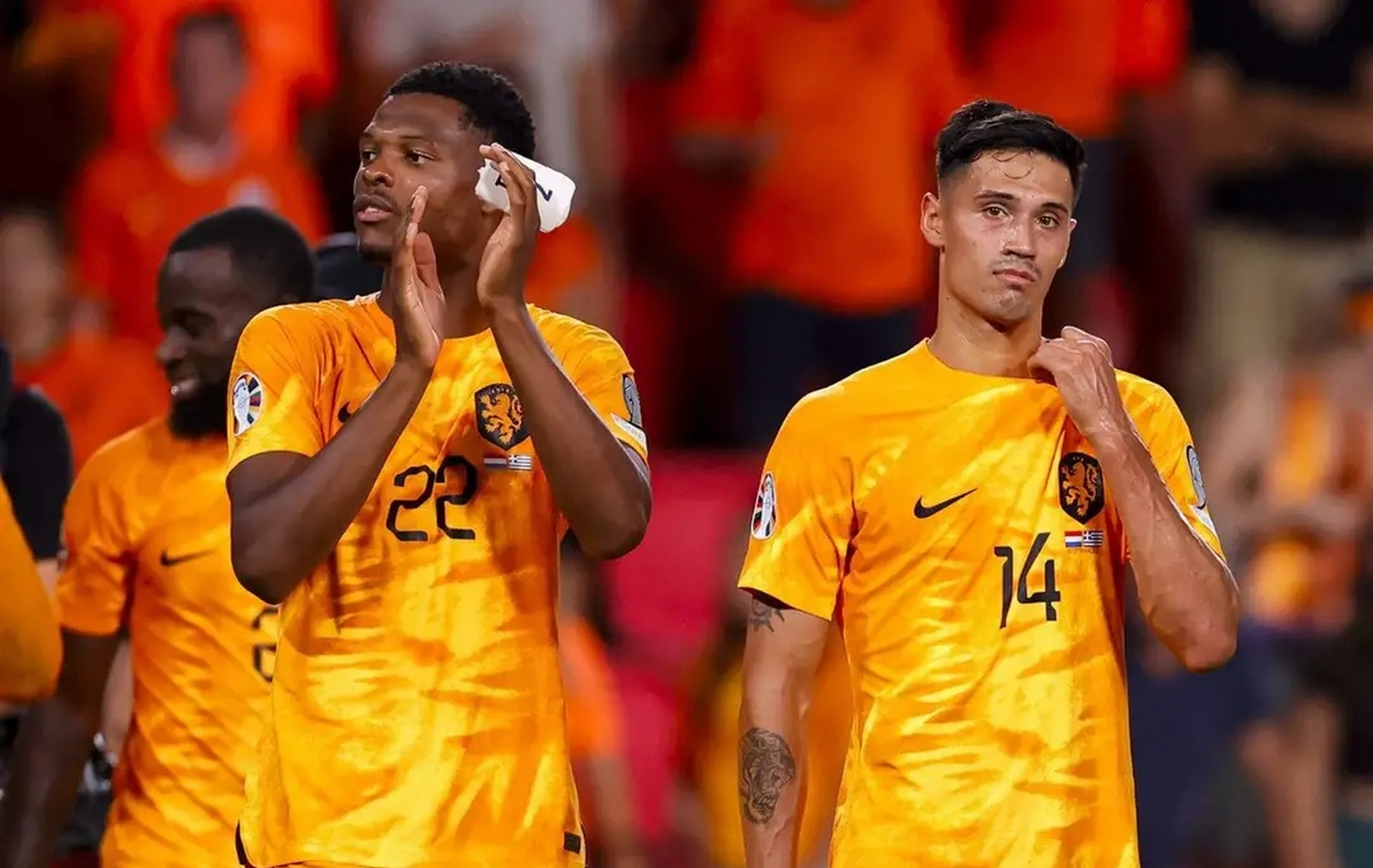 荷兰碾压希腊,伊布点燃赛场 荷兰碾压希腊,伊布点燃赛场